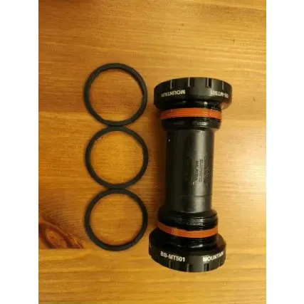 Shimano BB-MT501 Hollowtech II BSA 68/73mm