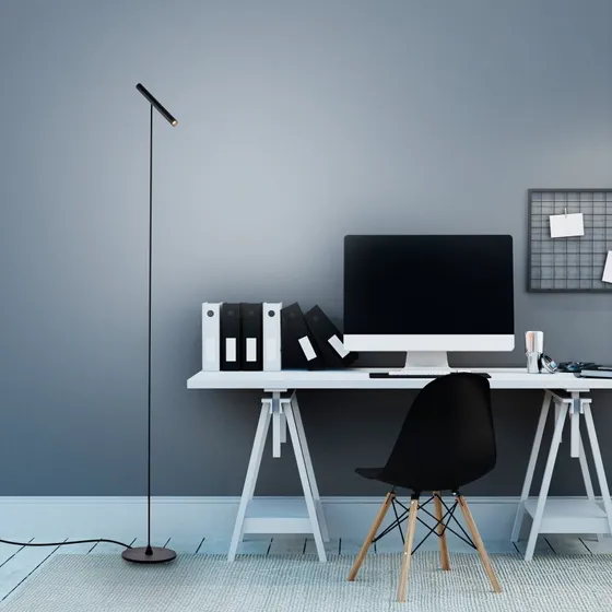 Lámpara de pie LED PURE Tutua con sensor y regulador, negro