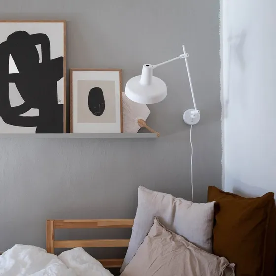 Arigato Aplique de Pared Blanco - Grupa - Diseño Industrial Ajustable