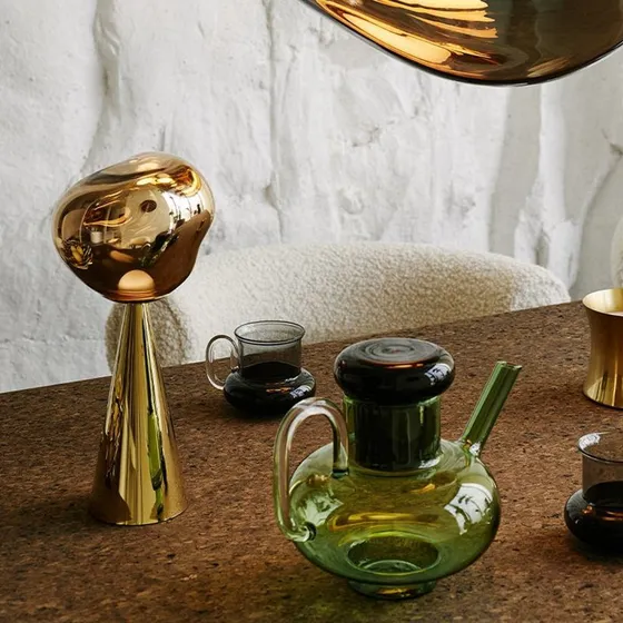 Tom Dixon Lámpara de mesa Melt Portable dorada