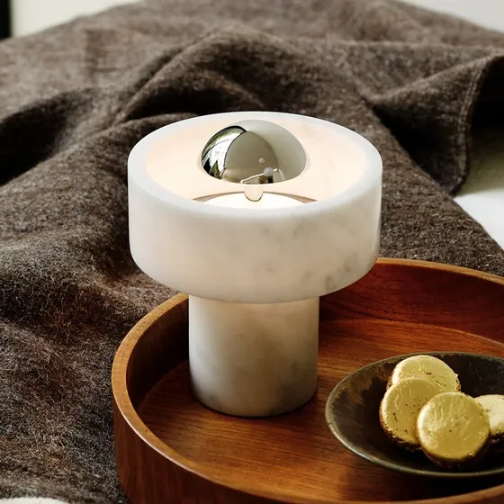 Tom Dixon Lámpara de Mesa Portátil Stone Silver con Mármol
