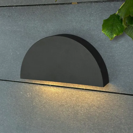 Aplique de exterior Scott Black Dyberg Larsen - Diseño Minimalista