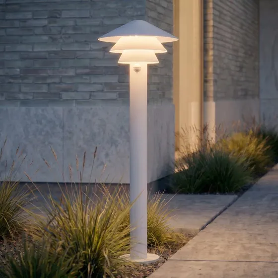 Lucande Montaro Bolardo Luminoso LED con Sensor, 110 cm, Blanco