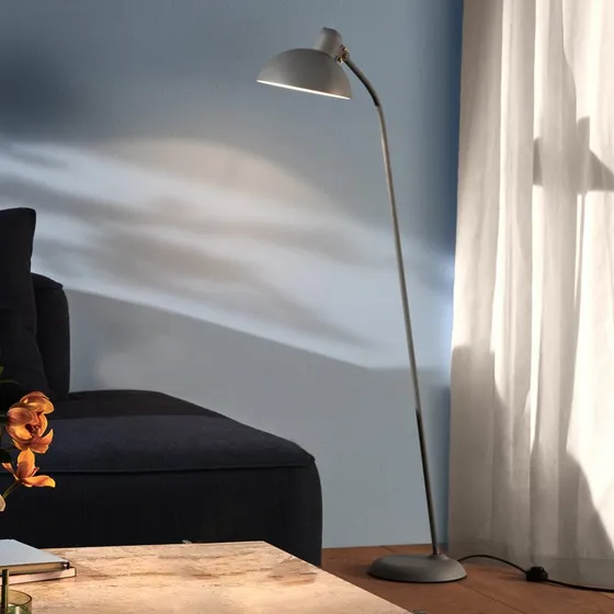 Fritz Hansen Lámpara de pie Kaiser Idell 6556-F Gris Mate