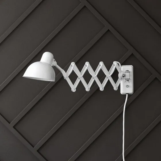 Fritz Hansen Kaiser Idell 6718-W Aplique de Pared Blanco Brillante