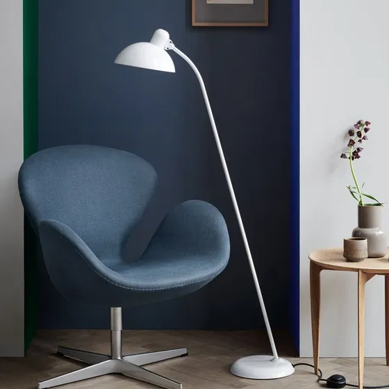 Fritz Hansen Kaiser Idell 6556-F Lámpara de Pie Blanco Brillante