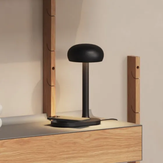 Eva Solo Lámpara de mesa Emendo con cargador Qi - Negra