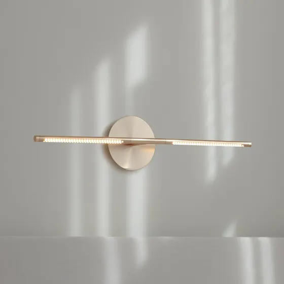 UMAGE Aplique de Pared Omni Brushed Brass - Latón