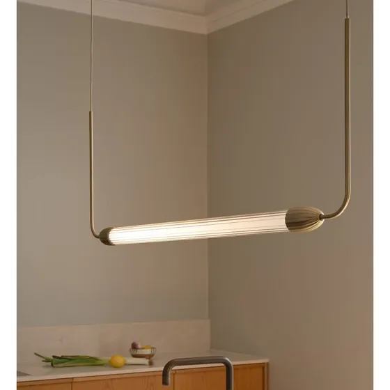 UMAGE Lemon Squeeze Linear Lámpara Colgante Latón 138 cm