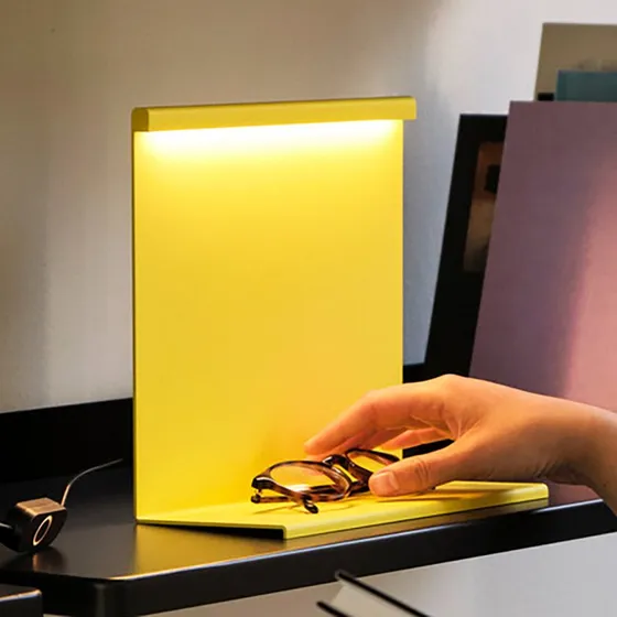HAY LBM Lámpara de mesa LED con atenuador, color Titanio