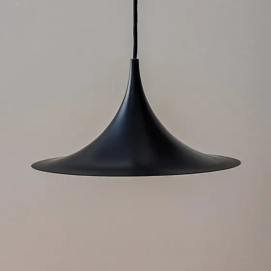 Gubi Lámpara Colgante Semi Ø 30 cm Negro Mate