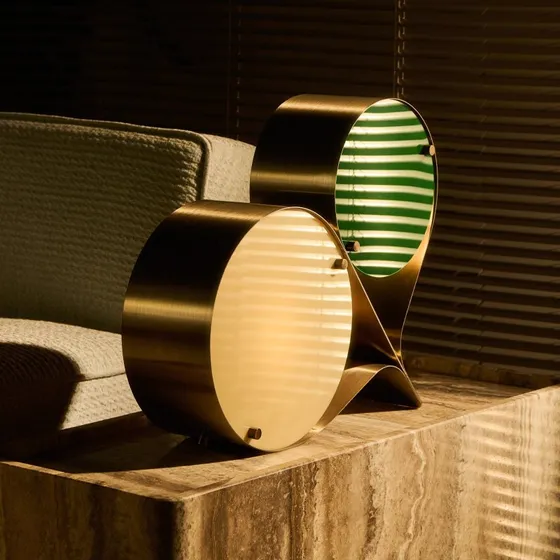 GUBI Lámpara de Sobremesa Coppia Bronze, Acero e Ivory