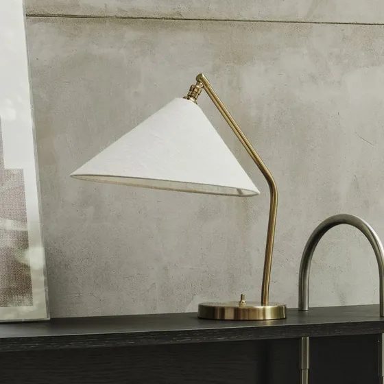 GUBI Lámpara de mesa Gräshoppa Gris - Diseño de Greta M. Grossman