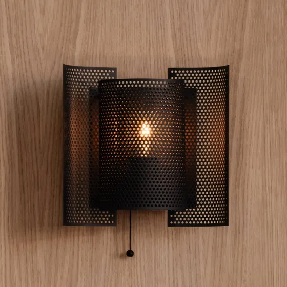 Northern Butterfly Aplique de Pared Perforado Negro