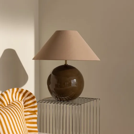 Globen Lighting Lámpara de mesa IRIS, color moca, 45 cm