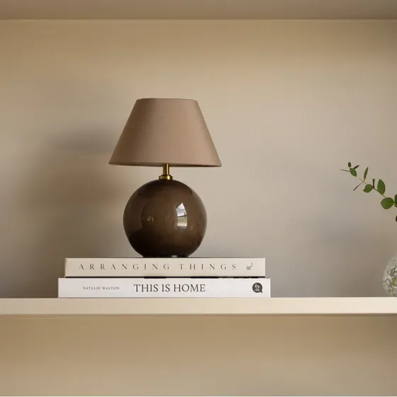 Globen Lighting Lámpara de mesa recargable Iris 16 Mocha