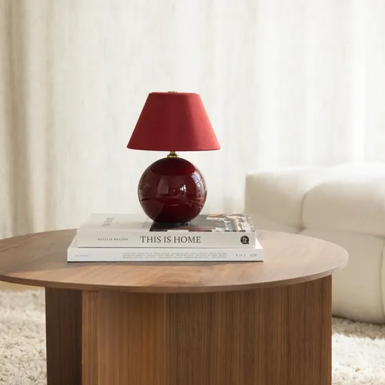 Globen Lighting Lámpara de mesa Iris 16 recargable, roja