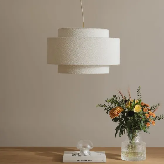 Globen Lighting Lámpara colgante Noah Bouclé blanca Ø 50 cm