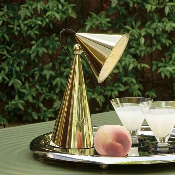 Tom Dixon Lámpara de mesa Pose Portable Dorada