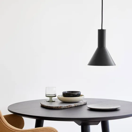 Lámpara colgante FRANDSEN Lyss negra - Diseño escandinavo en metal