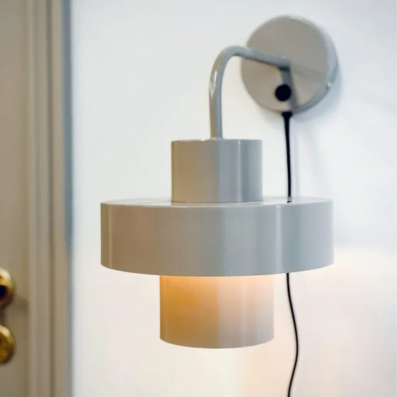 Dyberg Larsen Aplique de Pared Stoke Gris - Diseño Bauhaus