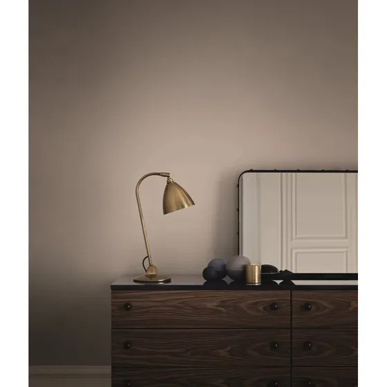 GUBI Bestlite BL2 Lámpara de Sobremesa Cromo y Porcelana Bone China