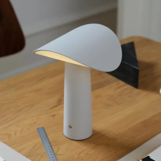Lámpara de mesa LED Lium GEJST Gris 2700K Recargable