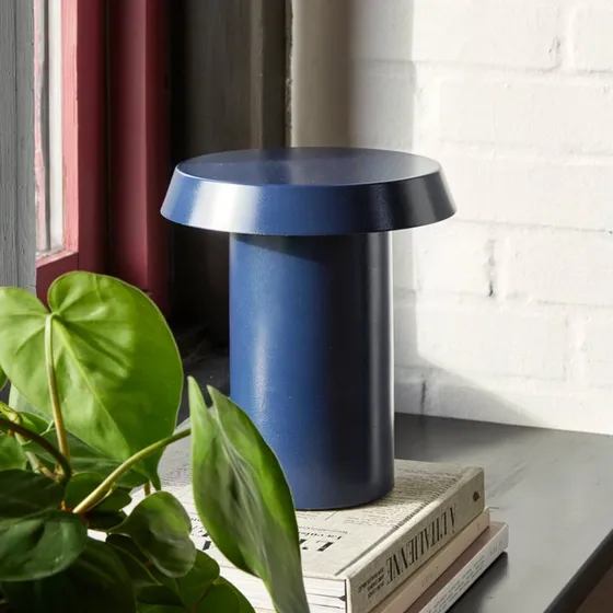 Hübsch Lámpara de Sobremesa Keen Azul Oscuro - Diseño en Metal
