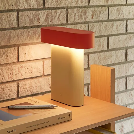 Hübsch Lámpara de Sobremesa Sleek Verde y Rojo