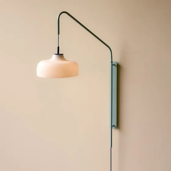 HÜBSCH Aplique de pared Current, azul claro, 71 cm