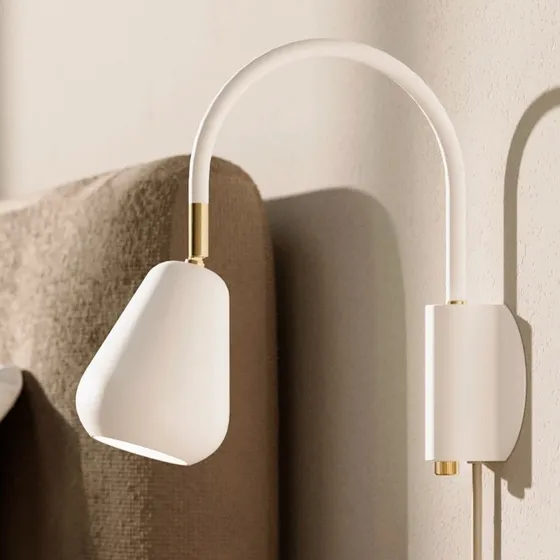 Nuura Anoli Aplique de Pared Blanco y Dorado con Cabezal Móvil