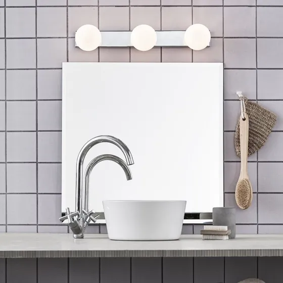 Markslöjd Mini 3 Aplique de Pared IP44 Cromo y Blanco