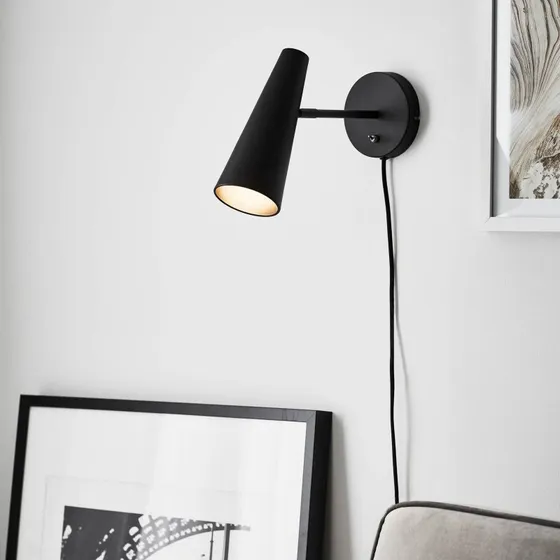 Markslöjd Aplique de Pared Peak Negro - Diseño Moderno