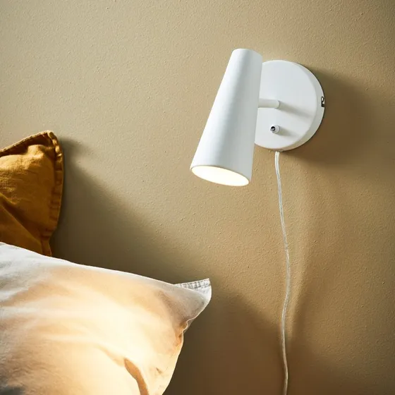 Markslöjd Aplique de Pared Crest Blanco con Pantalla Regulable