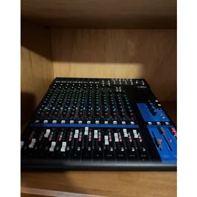 Yamaha MG16 Mezcladora Analgica 16 Canales