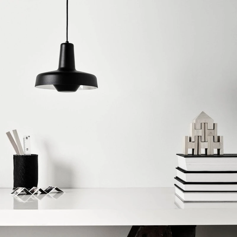 Arigato Lámpara Colgante Negra Grupa - Diseño Industrial Moderno