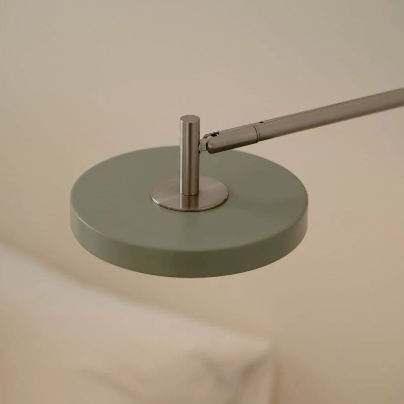 Aplique de pared LED UMAGE Asteria Long, Verde Oliva y Acero