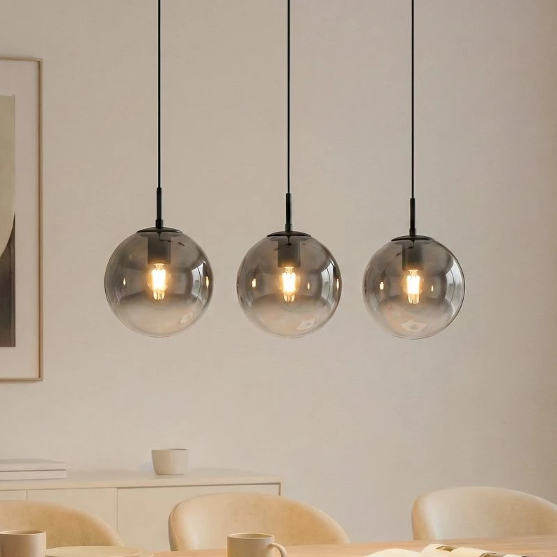 Lámpara colgante Lucande Veloura, 3 luces, 84 cm, cristal y madera