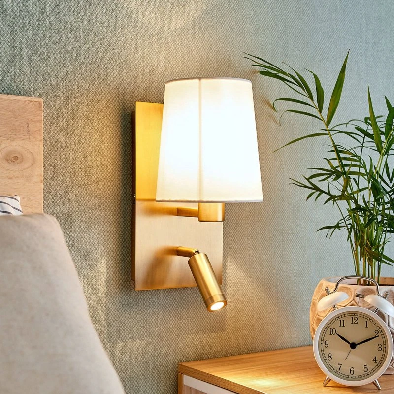 Lindby Aiden Aplique de Pared de Latón con Lámpara de Lectura LED