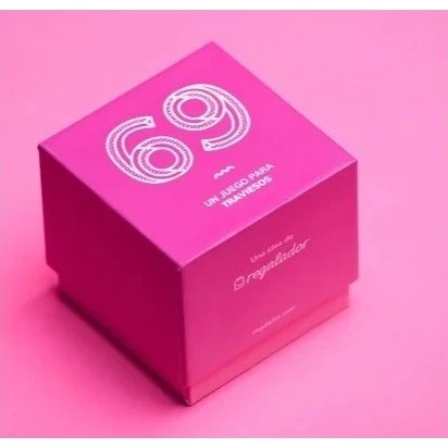 Hello Fun Sesenta y Nueve: Un juego de cartas para adultos