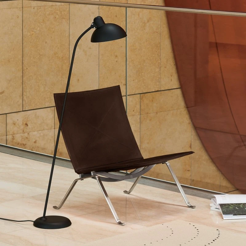 Fritz Hansen Kaiser Idell 6556-F Lámpara de Pie Negro Mate