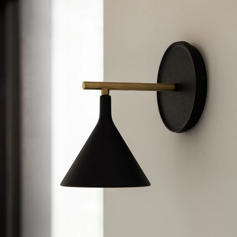 Audo Copenhagen Aplique de pared Cast Sconce Negro IP44