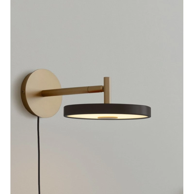 Aplique de pared LED UMAGE Asteria Short, Negro/Latón