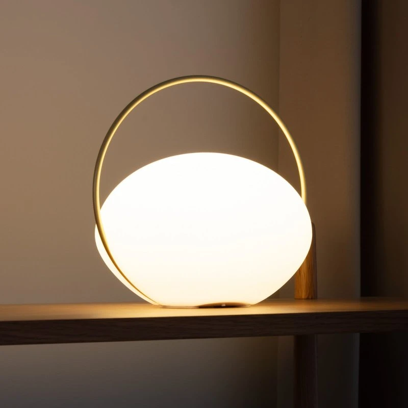 Umage Lámpara de mesa LED Orbit recargable, Blanco/Latón, IP44