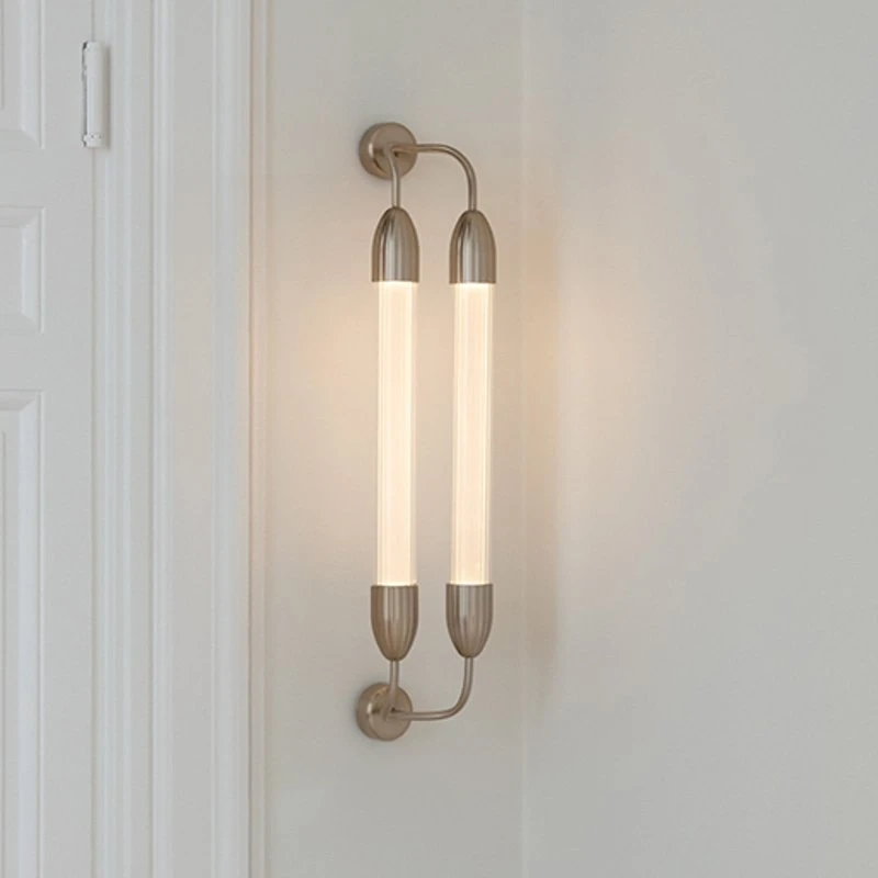 Aplique de pared UMAGE Lemon Squeeze 2 luces, latón, 77 cm