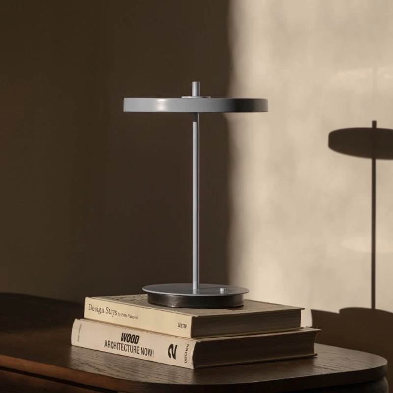 Lámpara de mesa recargable LED UMAGE Asteria Move, azul claro, 31 cm