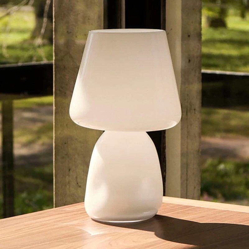 HAY Apollo Lámpara de Sobremesa de Vidrio Opalino Blanco