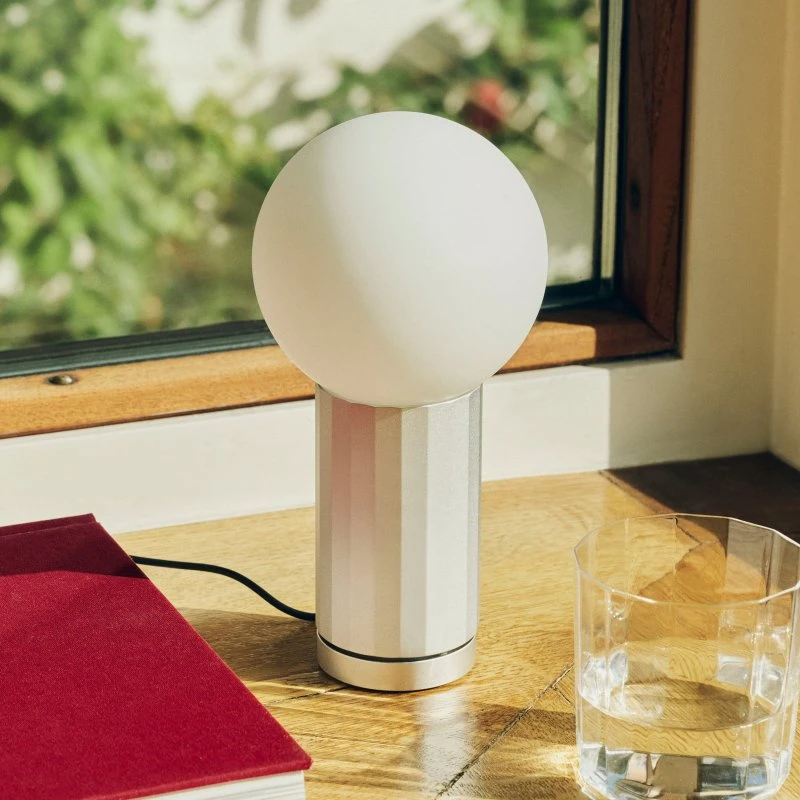 Lámpara de mesa LED HAY Turn On - Aluminio y Vidrio, Atenuable