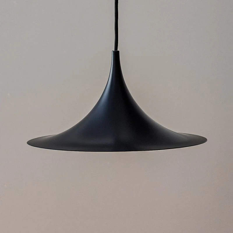 Gubi Lámpara Colgante Semi Ø 30 cm Negro Mate