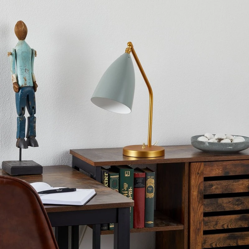 Lámpara de mesa Gubi Gräshoppa, azul grisáceo